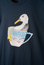 Indlæs billede til gallerivisning Seagull in a Cup T-shirt (Blueberry)
