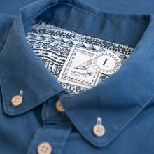 Indlæs billede til gallerivisning Emil Shirt (Ocean Depths)