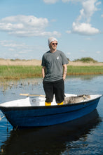 Indlæs billede til gallerivisning Mini Seagull in a Cup T-shirt (Urban Chic)