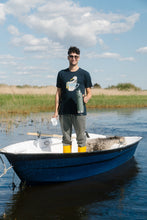 Indlæs billede til gallerivisning Seagull in a Cup T-shirt (Blueberry)