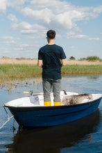 Indlæs billede til gallerivisning Seagull in a Cup T-shirt (Blueberry)