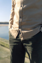 Indlæs billede til gallerivisning Kløvedal Shirt (Wood Thrush/White Pepper)