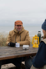 Indlæs billede til gallerivisning The Smoking Salmon Emaljekrus