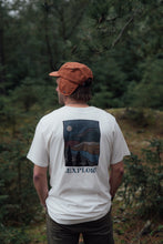 Indlæs billede til gallerivisning Out There T-shirt (Star White)