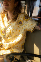 Indlæs billede til gallerivisning Sunflower Short Sleeve Shirt (Anise Flower)