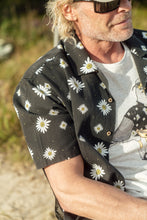 Indlæs billede til gallerivisning Maguerite Short Sleeve Shirt (Moonless Night)