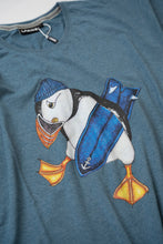 Indlæs billede til gallerivisning Surf&#39;s Up T-shirt (Light Blue)
