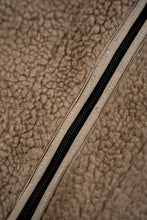 Indlæs billede til gallerivisning Campfire Pile Jacket (Fallen Rock)
