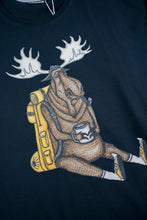 Indlæs billede til gallerivisning Snooze Moose T-shirt (Moonless Night)
