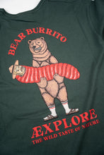 Indlæs billede til gallerivisning Bear Burrito T-shirt (Green Gables)
