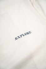 Indlæs billede til gallerivisning Out There T-shirt (Star White)
