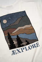 Indlæs billede til gallerivisning Out There T-shirt (Star White)
