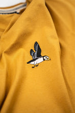 Indlæs billede til gallerivisning Mini Flying Puffin T-shirt (Wood Thrush)
