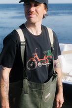 Indlæs billede til gallerivisning Red Maxi T-shirt (Moonless Night)
