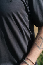 Indlæs billede til gallerivisning Æxplorer T-shirt (Moonless Night)
