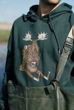 Indlæs billede til gallerivisning Snooze Moose Hoodie (Green Gables)
