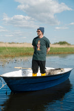 Indlæs billede til gallerivisning An Otter Coffee T-shirt (Green Gables)
