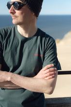 Indlæs billede til gallerivisning Bear Burrito T-shirt (Green Gables)
