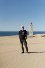 Indlæs billede til gallerivisning Lantern Light T-shirt (Moonless Night)
