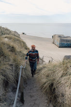 Indlæs billede til gallerivisning Out There AOP Shirt
