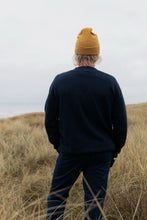 Indlæs billede til gallerivisning Light the Way Crewneck (Blueberry)
