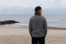 Indlæs billede til gallerivisning Faroese Fisher Knit (Off White / Black)
