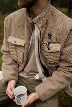 Indlæs billede til gallerivisning Campfire Pile Jacket (Fallen Rock)
