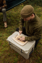 Indlæs billede til gallerivisning Moss Shirt (Fir Green)
