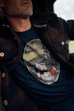 Indlæs billede til gallerivisning Lost at Last T-shirt (Blueberry)
