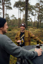 Indlæs billede til gallerivisning Pier Pelican T-shirt (Moonless Night)
