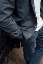 Indlæs billede til gallerivisning Moss Shirt (Dark Slate)
