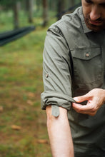 Indlæs billede til gallerivisning Klein Shirt (Deep Lichen Green)
