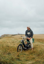 Indlæs billede til gallerivisning Camper Car Hoodie (Urban Chic)
