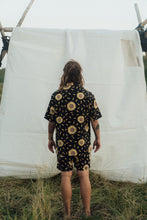 Indlæs billede til gallerivisning Sunflower Short Sleeve Shirt (Moonless Night)
