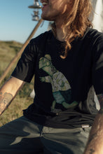 Indlæs billede til gallerivisning Turbo Turtle T-shirt (Moonless Night)
