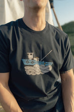 Indlæs billede til gallerivisning Fishing Vessel T-shirt (Blueberry)

