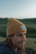 Indlæs billede til gallerivisning Fish or Die Beanie (Yellow)
