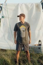 Indlæs billede til gallerivisning Fishy Beard T-shirt (Urban Chic)
