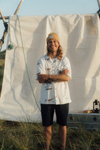 Indlæs billede til gallerivisning Skating Birds Short Sleeve Shirt (Star White)
