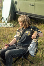 Indlæs billede til gallerivisning Sunshine Seagull T-shirt (Moonless Night)

