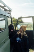 Indlæs billede til gallerivisning Ocean Camper Hoodie (Moonless Night)
