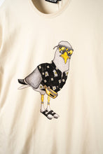 Indlæs billede til gallerivisning Sightseer Seagull T-shirt (Rainy Day)
