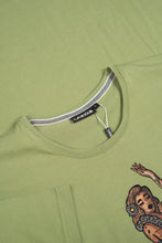 Indlæs billede til gallerivisning Dashboard Hula T-shirt (Mosstone)
