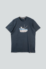 Indlæs billede til gallerivisning Fishing Vessel T-shirt (Blueberry)
