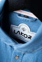 Indlæs billede til gallerivisning Organic Denim Shirt (Medium Blue)

