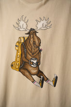 Indlæs billede til gallerivisning Snooze Moose T-shirt (White Pepper)
